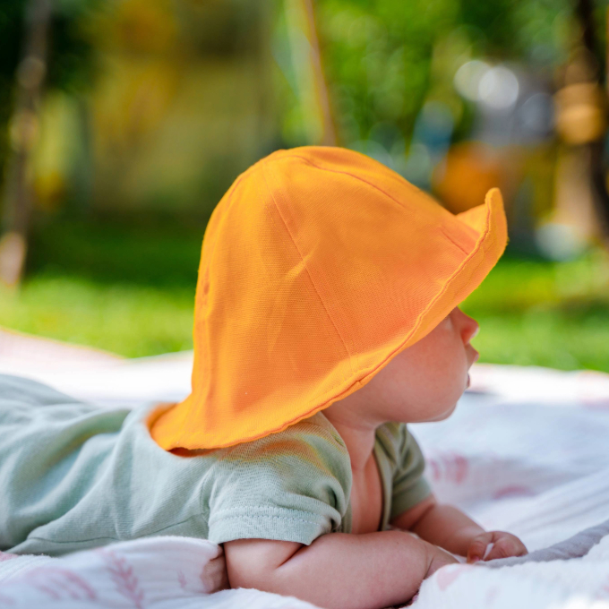 Sole e neonati: proteggere efficacemente la pelle dei bambini 